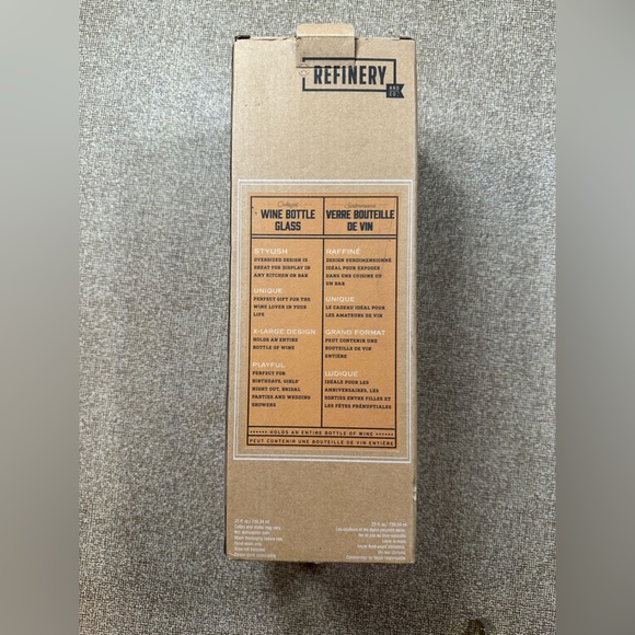 Refinery oversized Wine Bottle Glass NIB 25 oz wine glass gag novelty gift *NEW* - Picture 2 of 7